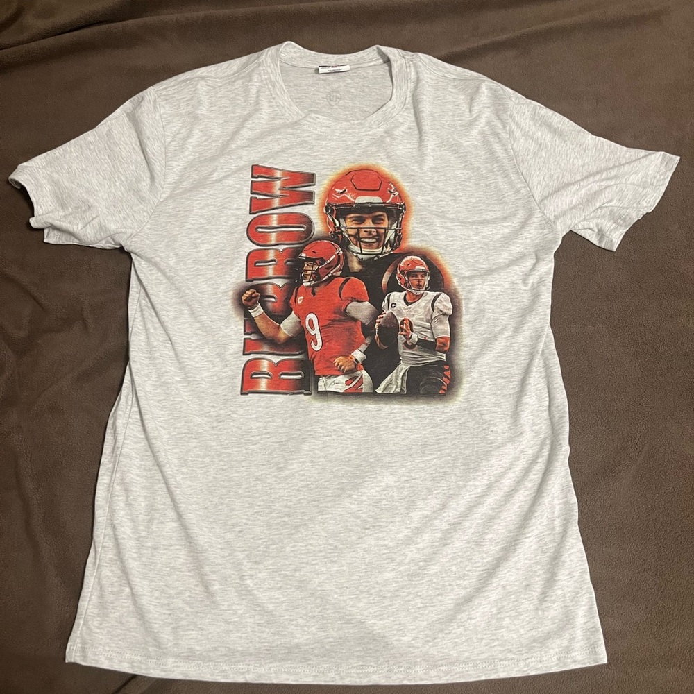 Joe Burrow Cincinnati Bengals NFL Graphic Tee Tshirt Size Large Made in USA